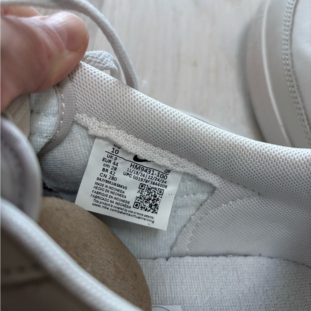 Nike Men's Cream Sneakers - Picture 4 of 6